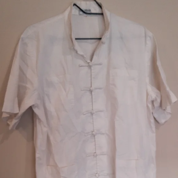 White SS Shirt with Mandarin Collar and traditional frog button closures. - Picture 6 of 11
